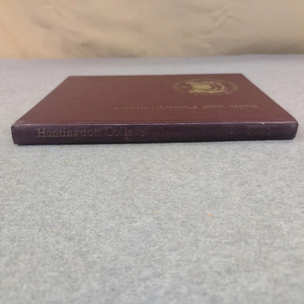 1982 Bells and Pomegranates Huntingdon College‎ Yearbook Montgomery Alabama VG+ - Picture 2 of 5
